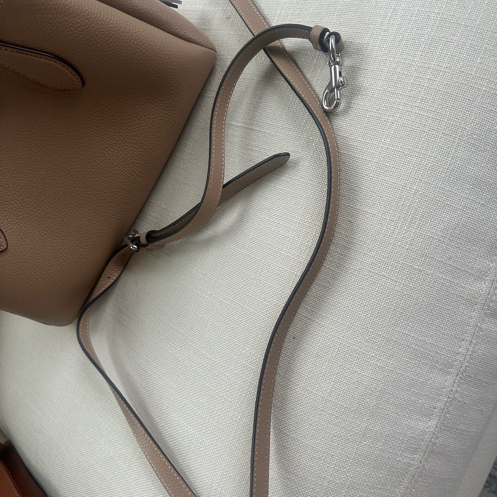 BRAND NEW Coach Pebbled Leather Satchel Tote Taupe Multi Compartment w/ Strap - Picture 4 of 14